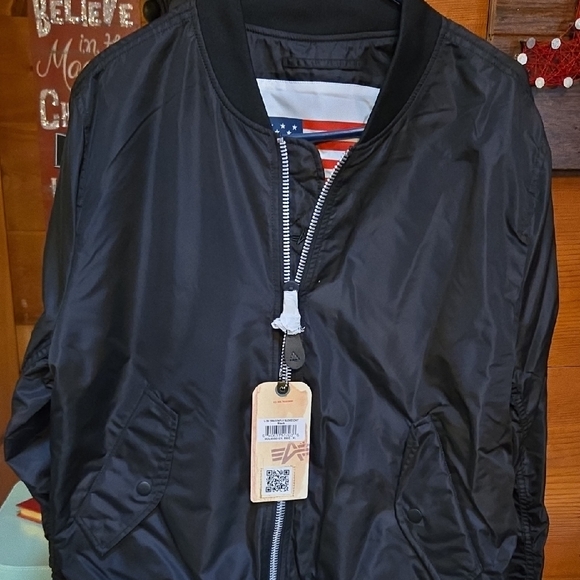 Alpha Industries Classic Black Bomber Jacket - Picture 1 of 3